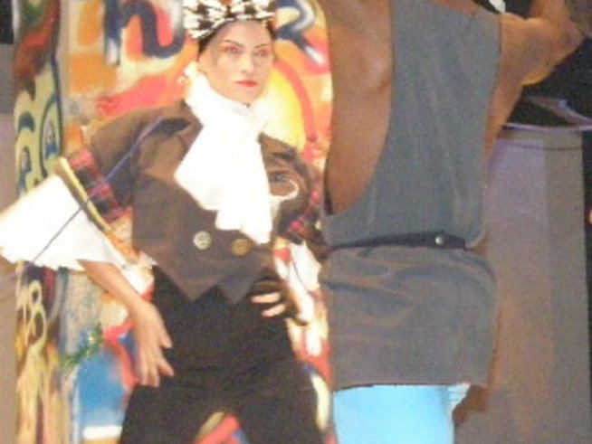 Вероника Вапирова и новата колекция на Totally Erected