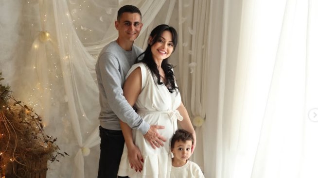 Радост, съпругът ѝ Георги Костадинов и синът им. Снимка: Instagram/JoyTodorova