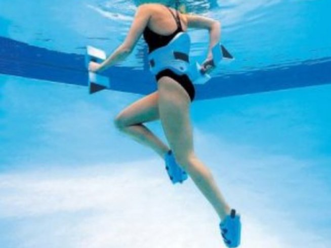 Водни упражнения за дупе и крака