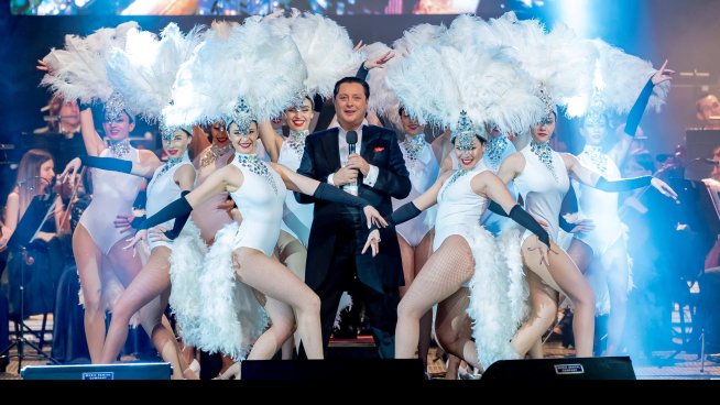 Васил Петров подари 4 биса на публиката в зала 1 НДК .Снимка: EvroSound