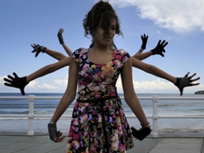 Сутиен, дамски превръзки и за какво още мама да разкаже на тийнейджърката