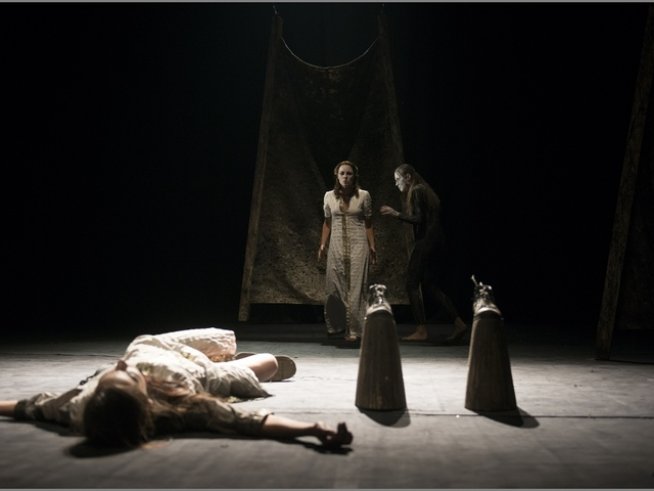 Снимка: Симон Варсано за театър "София".