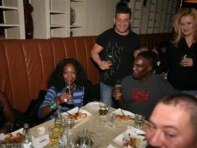 Бони М закриха концерта си със суши и морски деликатеси