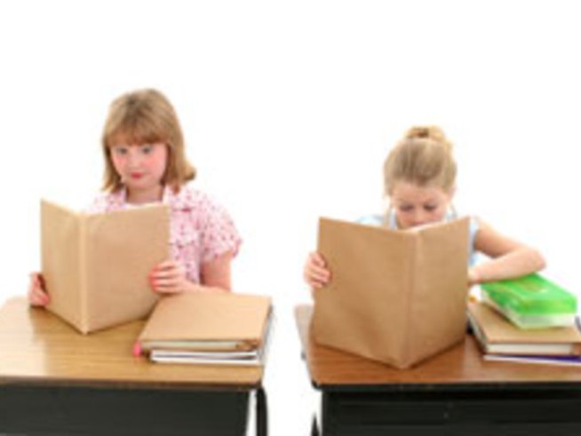 Учениците в България четат и осмислят трудно