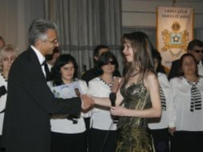 Звезди подкрепиха коледен благотворителен бал – събраха се 15 хиляди лева