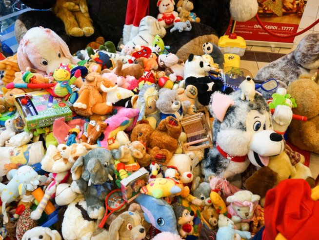 Празничните герои събраха повече от 2000 играчки само за два дни