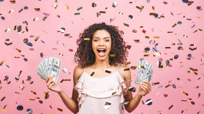 3 зодии ще се радват на повече пари до края на юли. Снимка: istock