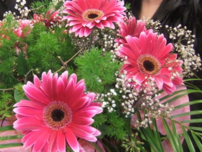 Любовта идва с цветя и закачливо бельо