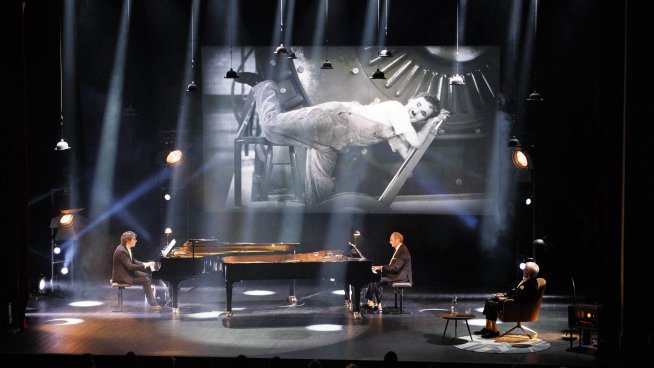 Светът празнува 135 години от рождението на Чарли Чаплин