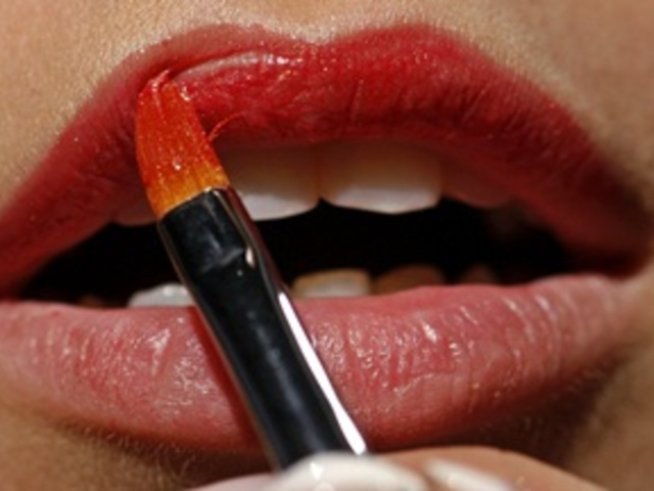 Домашен балсам за устни с масло от ванилия