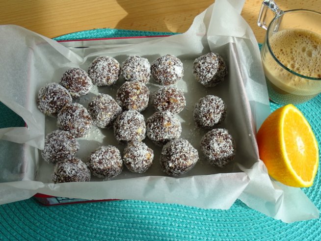 Шоколадови топчета – видео рецепта