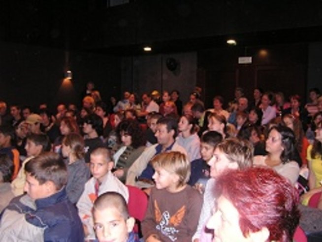 Пипи стартира сезона в Младежкия Театър