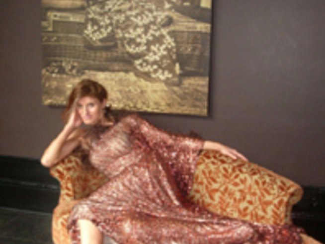 Български рокли на корицата на ELLE