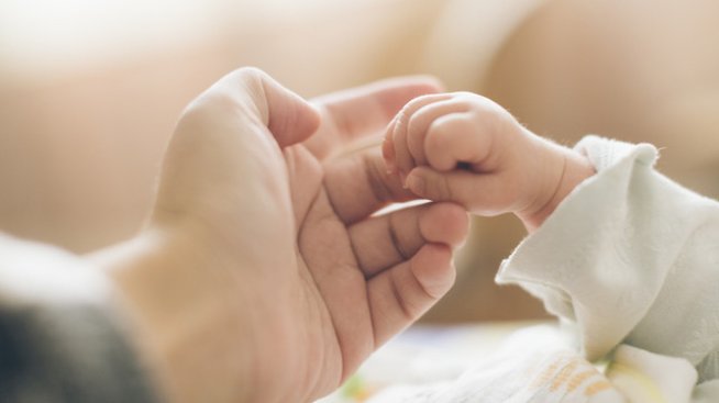 Какво се прави на Бабинден? Снимка: istock