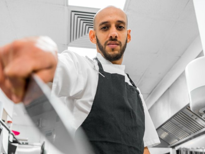 Шеф Цезар Карлос Гомес.