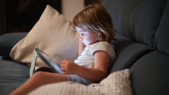 Как да намалите екранното им време? Снимка: istock