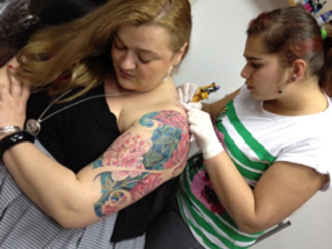 Петя Евлогиева: Напоследък все повече жени си правят татуировки