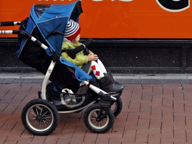 Татко изобрети бебешка количка, която развива 80 км в час