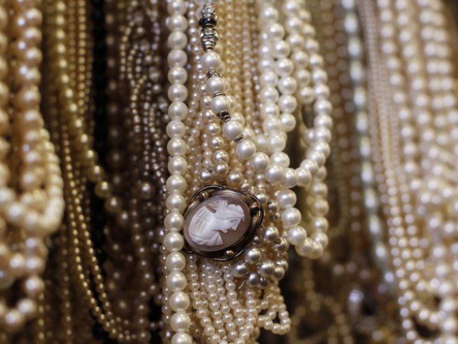 Модерната жена – от кои дрехи и аксесоари да спестим пари?