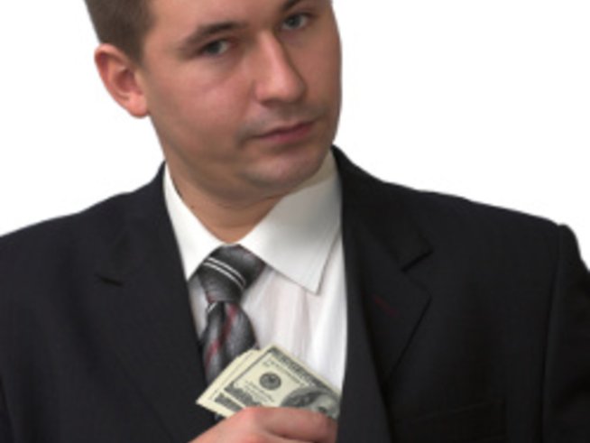 Измамници събират пари от името на БЧК