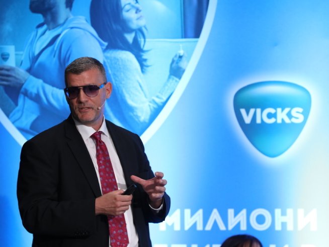 Проф. Момеков. 