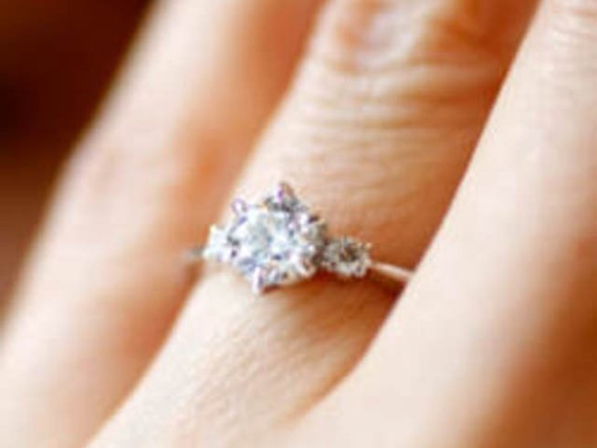 Защо годежът стана демоде?