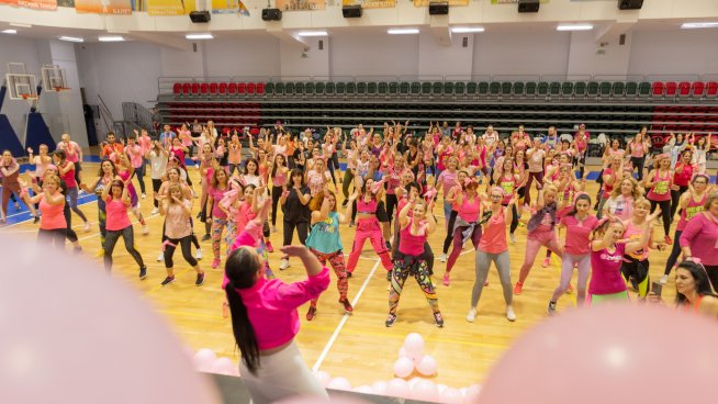 Снимка: Party in Pink™ Zumbathon®.