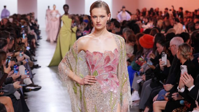 Ели Сааб представи колекцията си Висша мода.Снимка: Getty