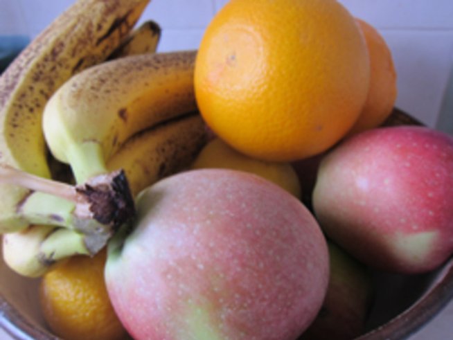 Плодовете и полезните навици на децата ни