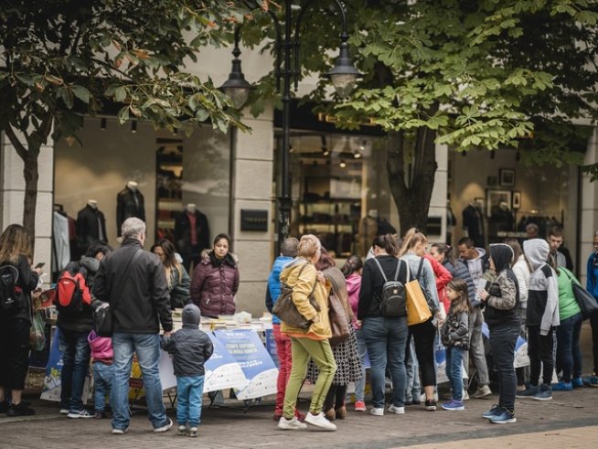 12,3 тона хартия събраха децата на София за „Стара хартия за нова книга“