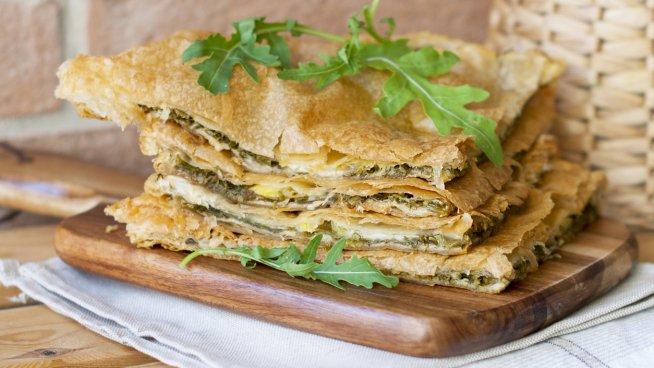 Банички със сирене и спанак са задължителни за Еньовден. Снимка: istock