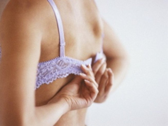 Със сутиен от сутрин до вечер, и през нощта