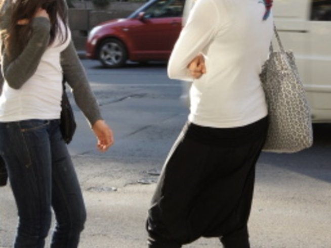 Пълна демокрация в есенните панталони на 2011