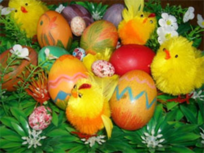 Да нашарим великденски яйца с восъчни пастели
