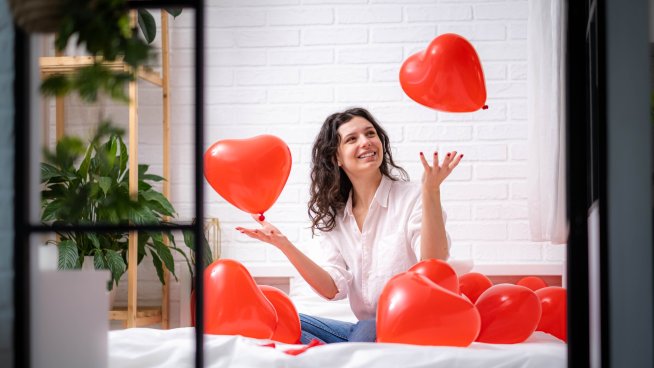 Знаци, че той ви подхвърля любовни трохи.Снимка: istock