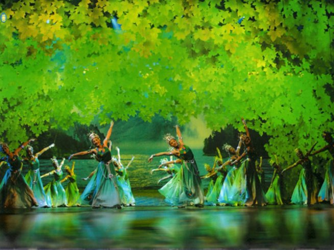 Любовната песен на Вселената на живо в НДК