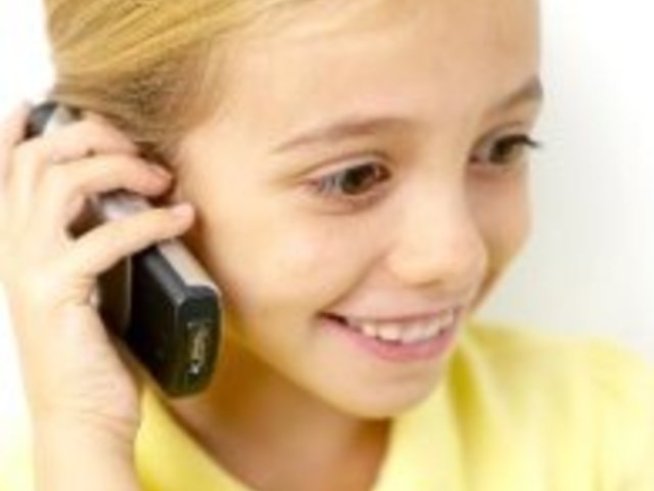 По-малко реклама и мобилни телефони за френските деца