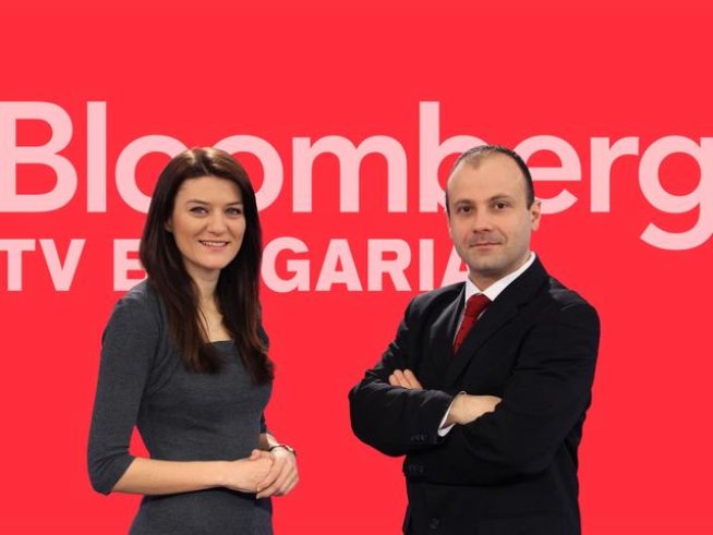 Водещите на UpDate Елена Кирилова и Бойчо Попов. Снимка: Bloomberg TV Bulgaria
