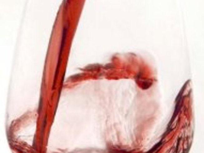 Как да изчистим петното от вино?