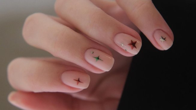 Разкошни нюд маникюри. Снимка: istock
