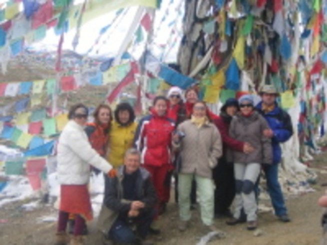 Открива се благотворителна изложба