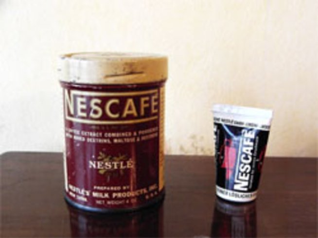 Трима заминават за Швейцария благодарение на стара опаковка от кафе