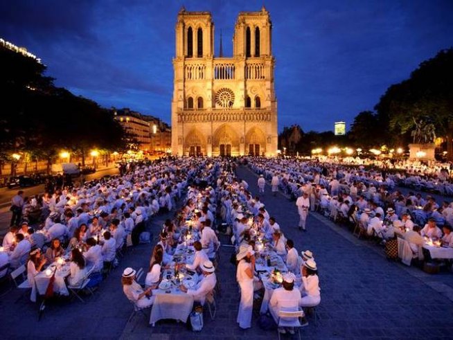 Вечеря в бяло в София – бягство от динамичното ежедневие