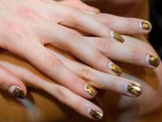 Цветовете в маникюра за Пролет 2011