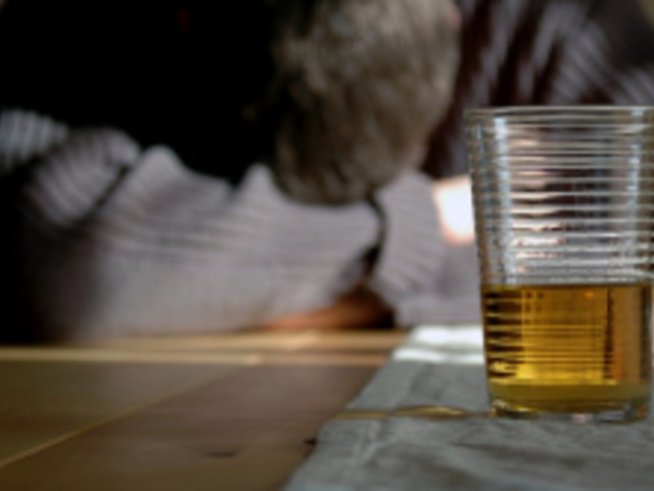 Телефонна линия помага да отдалечим младежите от алкохола