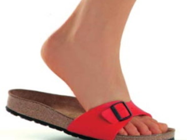 Лек за напукани пети