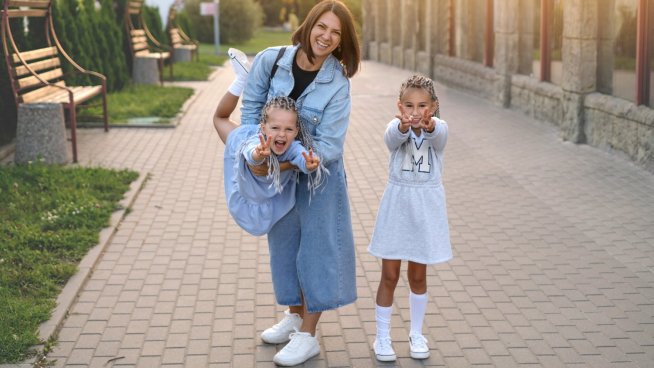 Мачване на дрехите - как да създадете модни и подходящи тоалети за деца и майки?