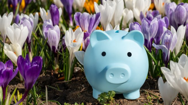 Ритуал за привличане на пари на Цветница. Снимка: istock