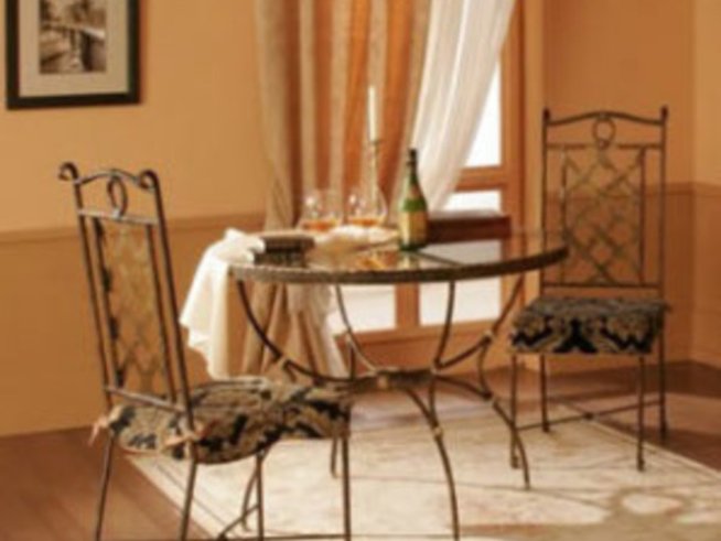 Срещи в сайтове за запознанства и на живо