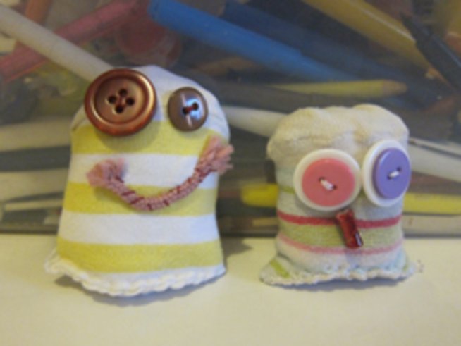 Забавна игра с децата в изработка на чорапени кукли